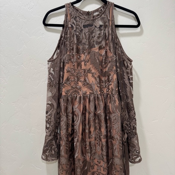 True Decadence Women's 6 Maxi Formal Dress Brown Wedding Cold Shoulder - Picture 4 of 14